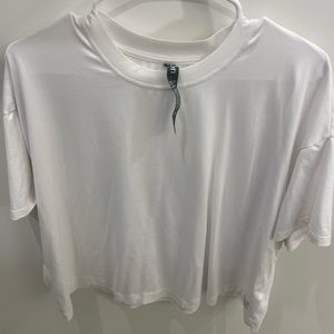 Vuori short sleeve crop top